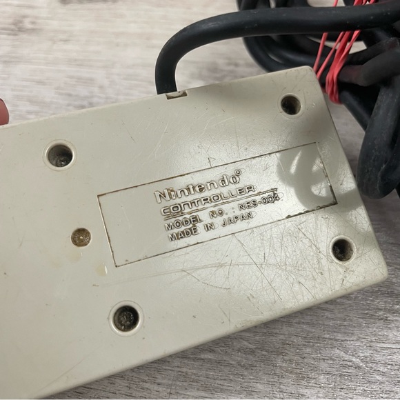 LOT OF 2 Original Nintendo NES Controllers NES-004 Tested OEM - Picture 5 of 7